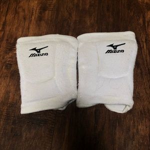 White Mizuno Kneepads